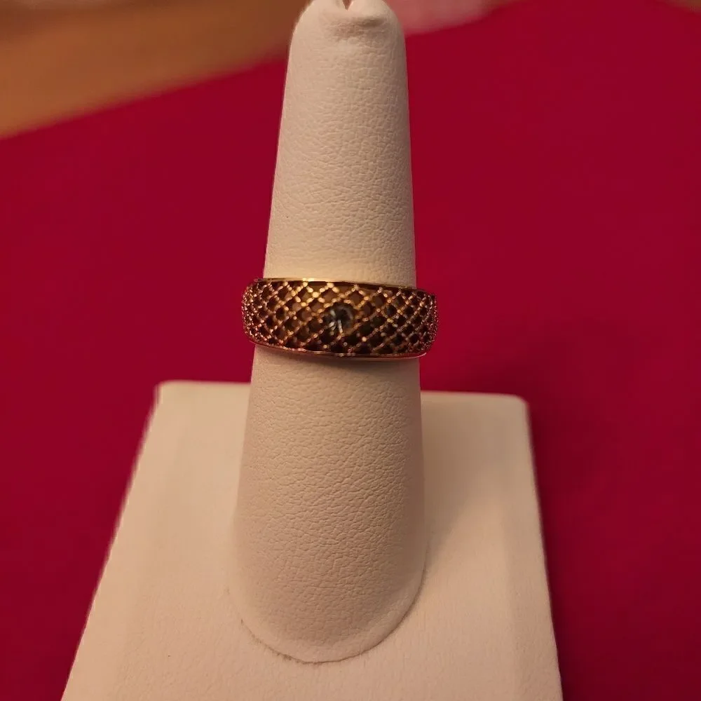 Avon Vintage Signed Gold Plated Band Ring with Rhinestone Size 8